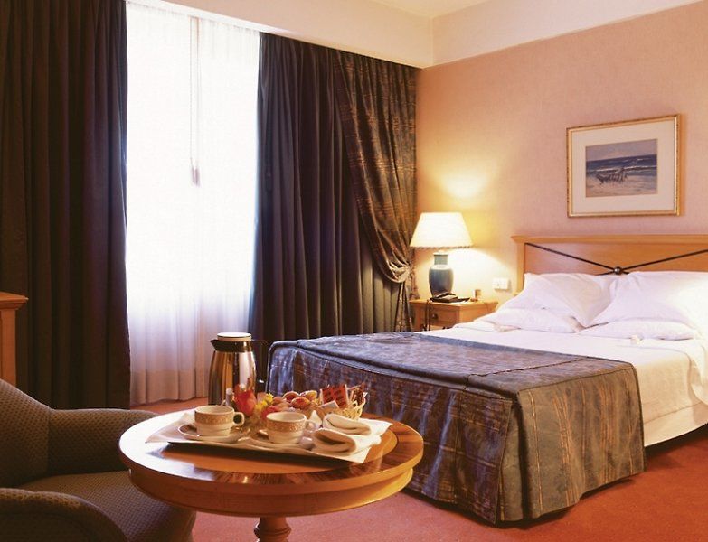 Hotel Tivoli Oporto Esterno foto